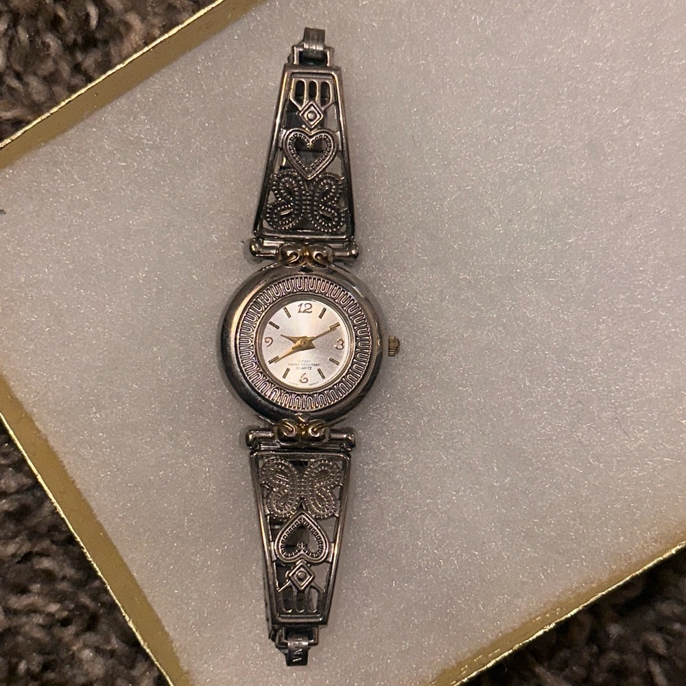 Silver vintage Heart Design Watch